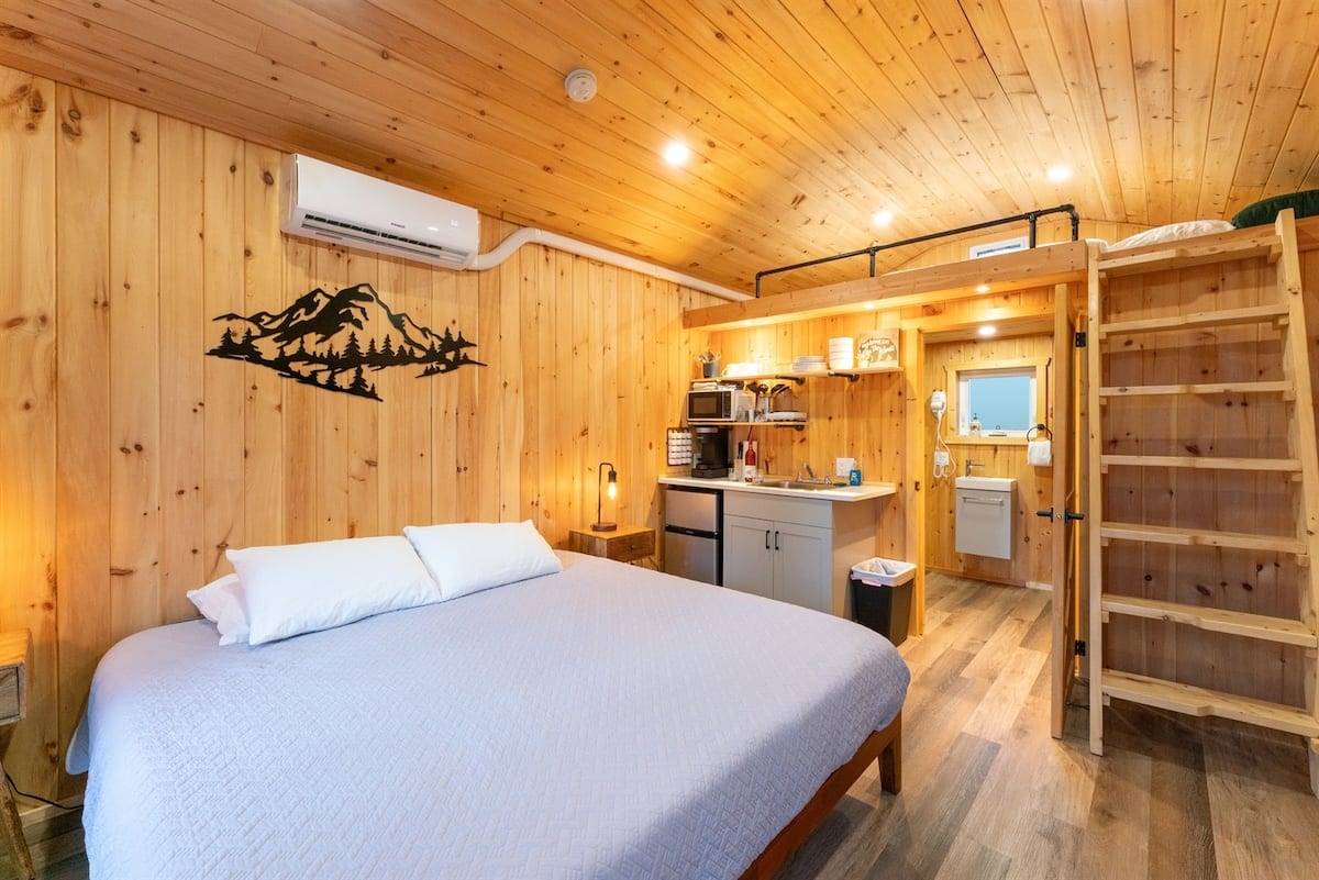 Spotted Bear Retreat image preview-big-bear-micro-cabin-01