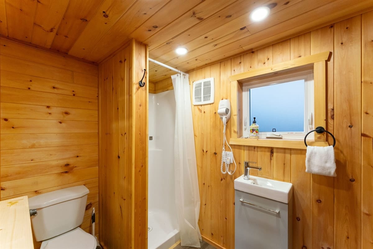 Spotted Bear Retreat image preview-big-bear-micro-cabin-03