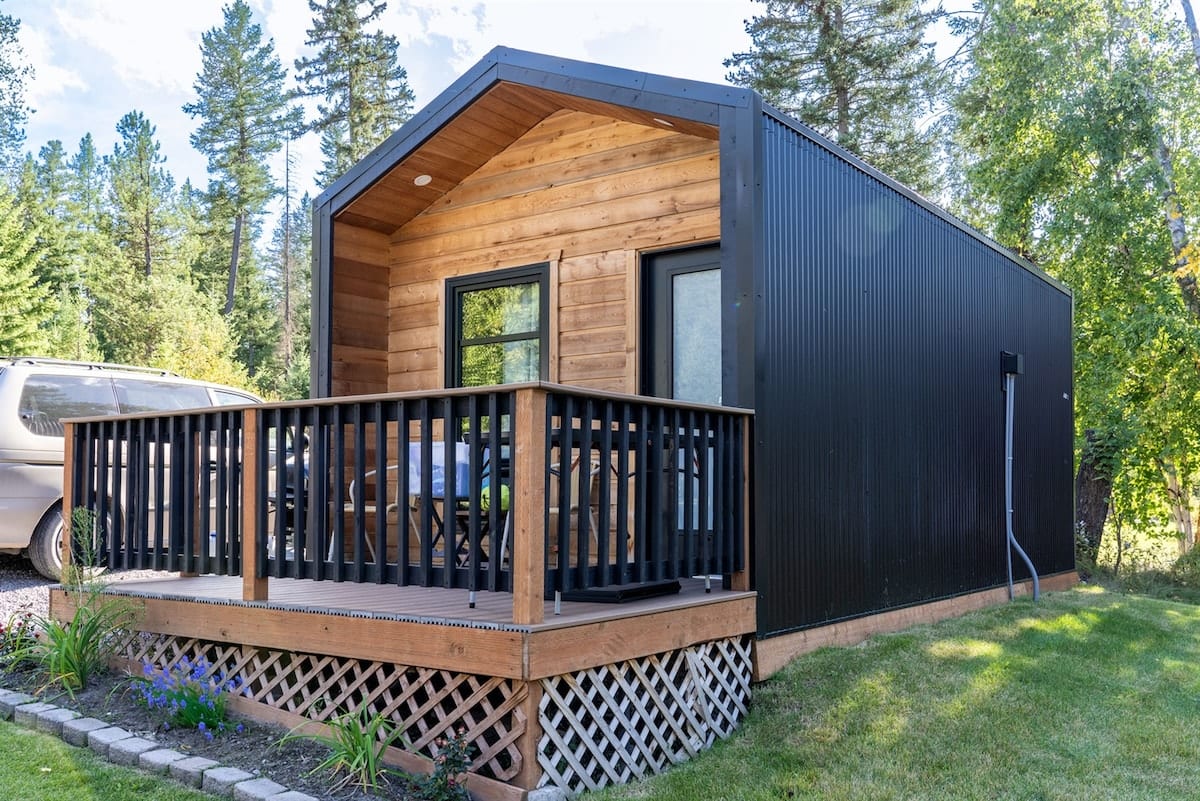Spotted Bear Retreat image preview-big-bear-micro-cabin-08
