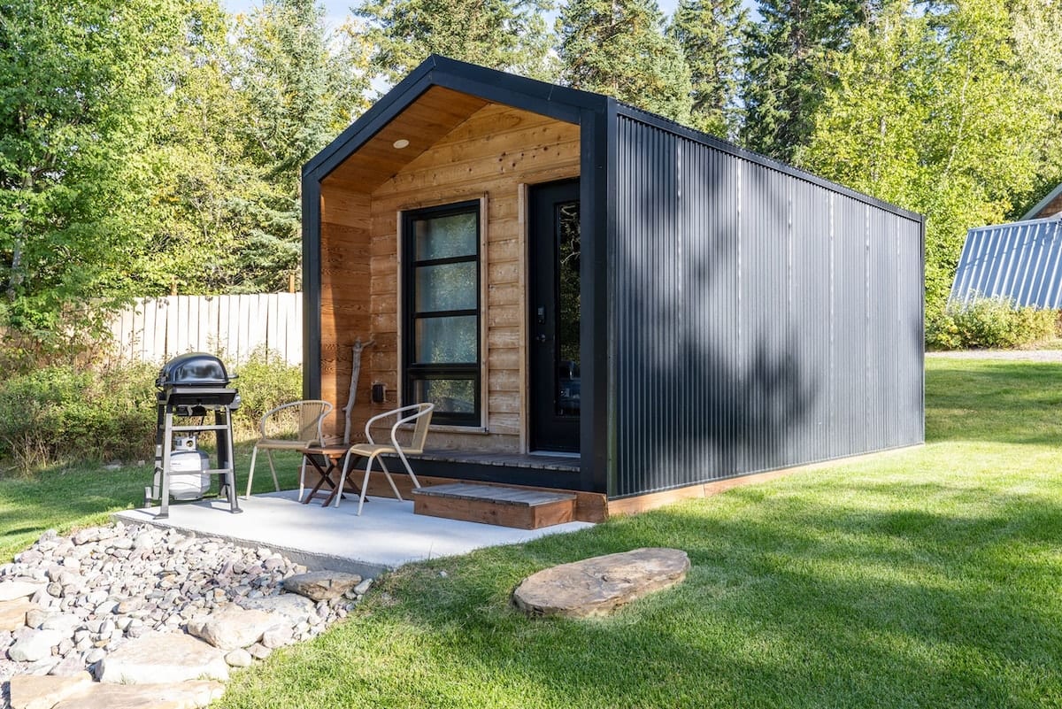 Spotted Bear Retreat image preview-little-bear-micro-cabin-06